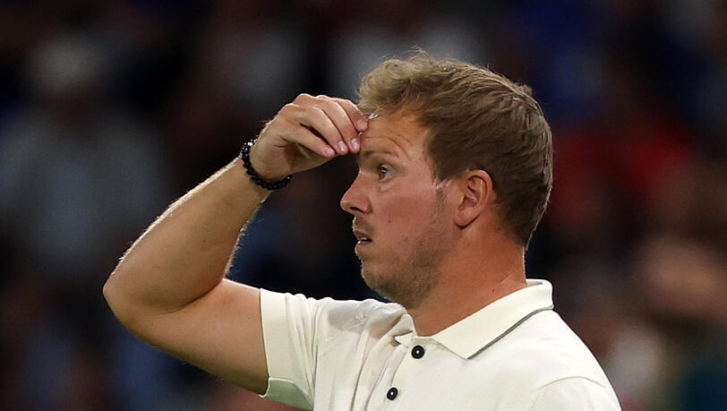 Völlig fassungslos: Bundestrainer Julian Nagelsmann bei der peinlichen Pleite in der Slowakei.