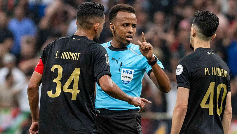 Der für die Fußball-WM vorgesehene Schiedsrichter Omar Artan durfte nicht in die USA einreisen. (Archivbild) Der für die Fußball-WM vorgesehene Schiedsrichter Omar Artan durfte nicht in die USA einreisen. (Archivbild)
