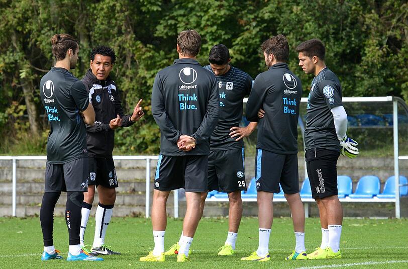 Bild der Vergangenheit: Ricardo Moniz mit Bülow, Schindler, Kagelmacher, Sanchez und Ortega beim Löwen-Training am 22. September 2014.