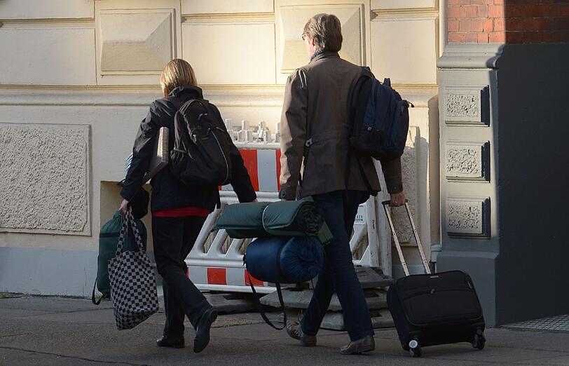 Eine Fliegerbombe mit 250 Kilogramm war bei Abrissarbeiten auf einem Schulgelände entdeckt worden. Sie soll am späten Abend entschärft werden.