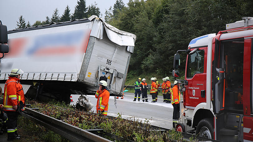 Die Bilder vom spektakulären Unfall auf der A9.