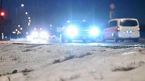 In der Nacht und am Morgen kam es zu mehreren Gl&auml;tteunf&auml;llen, gr&ouml;&szlig;ere Unf&auml;lle waren aber zun&auml;chst nicht bekannt.