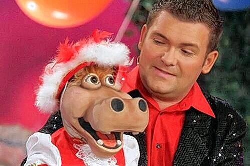 Pierre Ruby mit seinem Sidekick, der Nilpferd-Dame Amanda.