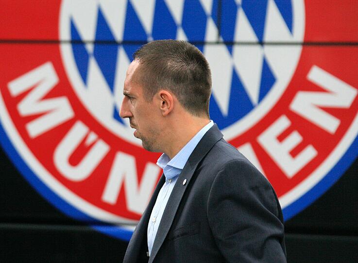 Champions League in Lille: Unter Druck: Ankunft der Bayern in Lille - FC Bayern - Abendzeitung München