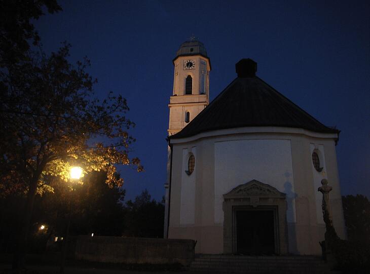 "Nächtliche Impressionen" von der Neuen St. Georgs Kirche in Milbertshofen.