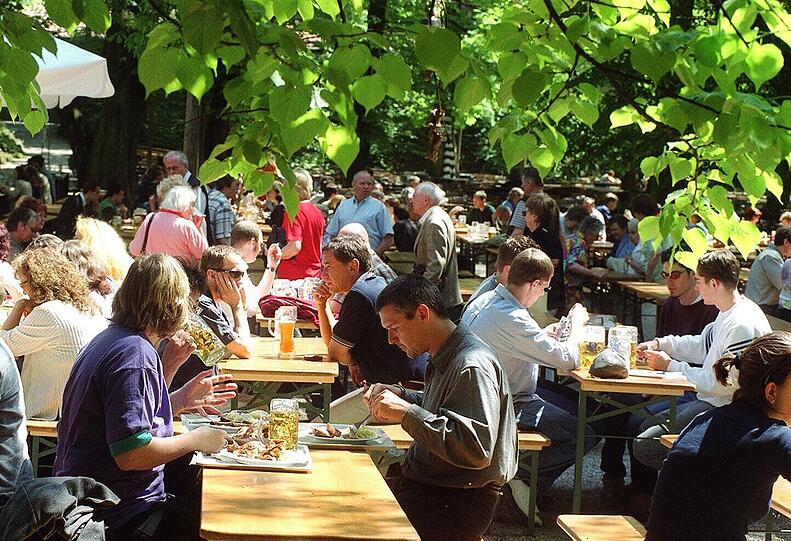Vor 60 Jahren war Johanna Kraus im Augustiner Biergarten - an ein Erlebnis denkt sie heute noch.
