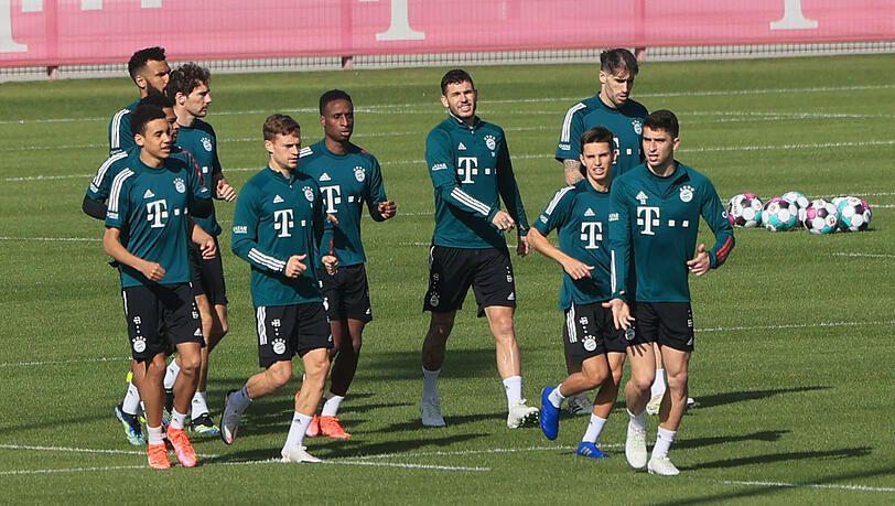 Vorbereitung auf das Duell mit dem Angstgegner: Die Profis des FC Bayern beim Training an der Säbener.