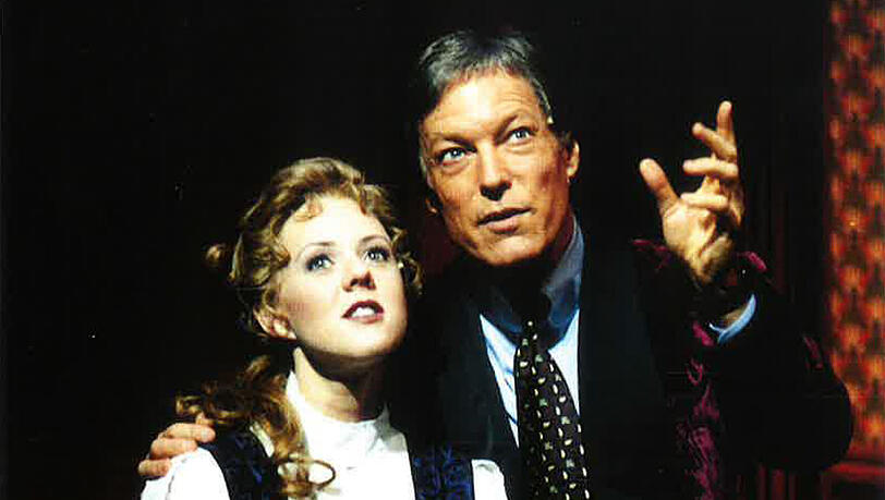 Eine Szene aus dem Musical &bdquo;My Fair Lady&ldquo; mit Richard Chamberlain (re.) und Meg Tolin im Jahr 1994.