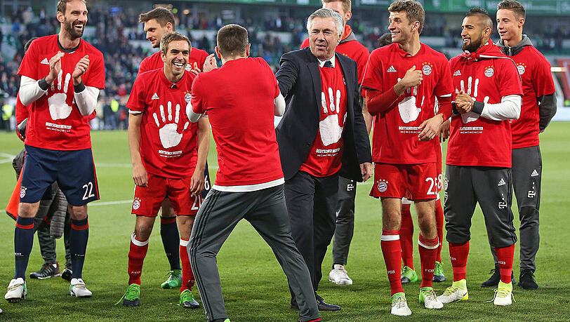29. April 2017: Die Bayern feiern ihre fünfte Meisterschaft in Folge. Es ist der insgesamt 27. Titel. 29. April 2017: Die Bayern feiern ihre fünfte Meisterschaft in Folge. Es ist der insgesamt 27. Titel.