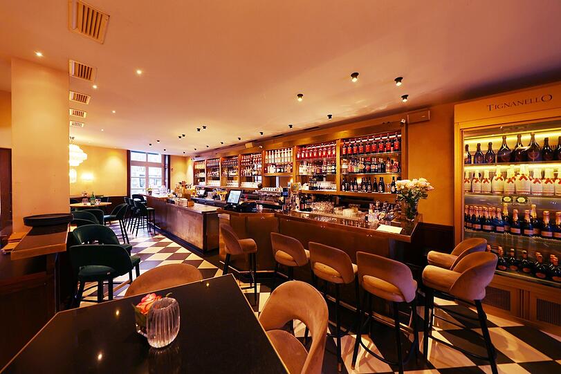 Die edle Bar im Erdgeschoss.