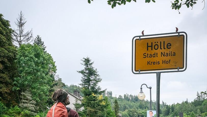 Bei Hölle handelt es sich um eine kleine bayerische Gemeinde am Eingang zum idyllischen Höllental. Bei Hölle handelt es sich um eine kleine bayerische Gemeinde am Eingang zum idyllischen Höllental.