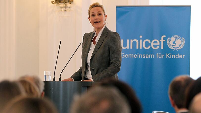 UNICEF-Schirmherrin Bettina Wulff hat für den Kita-Besuch als frühe Schule demokratischer Spielregeln geworben. UNICEF-Schirmherrin Bettina Wulff hat für den Kita-Besuch als frühe Schule demokratischer Spielregeln geworben.