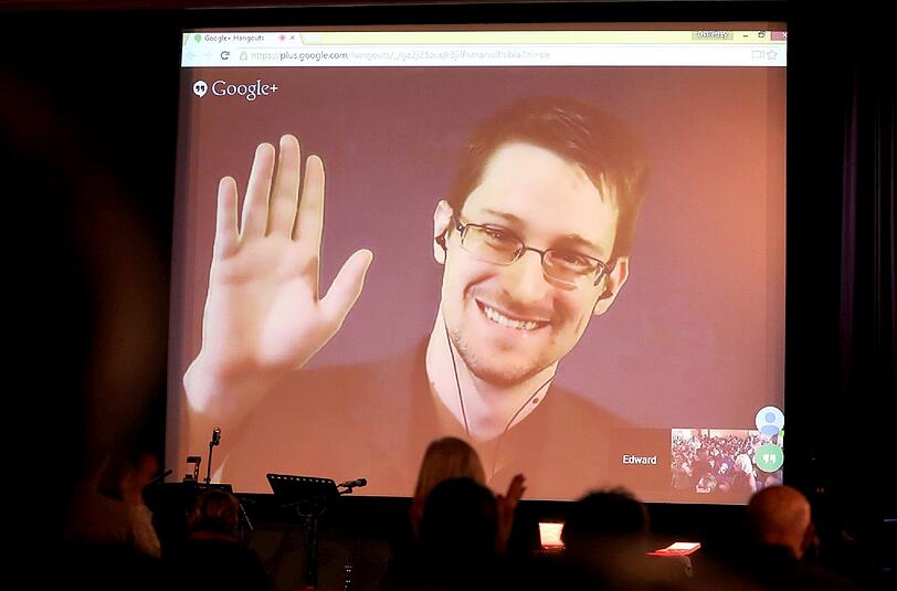 Während eines Video-Chats mit Edward Snowden über den Google-Dienst "Hangout" schaltete sich plötzlich ein fremder Mann in die Unterhaltung ein.
