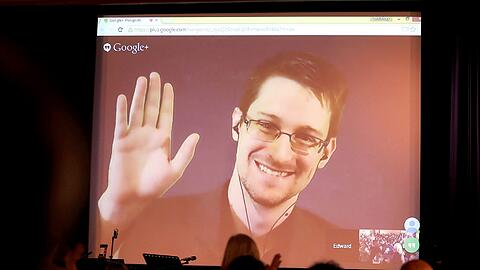 Während eines Video-Chats mit Edward Snowden über den Google-Dienst "Hangout" schaltete sich plötzlich ein fremder Mann in die Unterhaltung ein.
