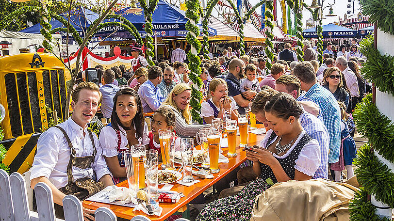 Brechend volle Volksfeste wird es mindestens bis Ende Oktober nicht geben