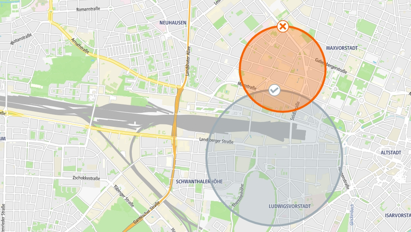 Seit 14.30 Uhr war der Bereich um den M&uuml;nchner Hauptbahnhof &uuml;ber die Schwanthalerh&ouml;he hinaus von dem Stromausfall betroffen. Dieser soll seit 15.40 behoben sein. Seit 15.15 Uhr kam ein weiterer Bereich n&ouml;rdlich des Bahnhofs bis zur Dachauer Stra&szlig;e hinzu.