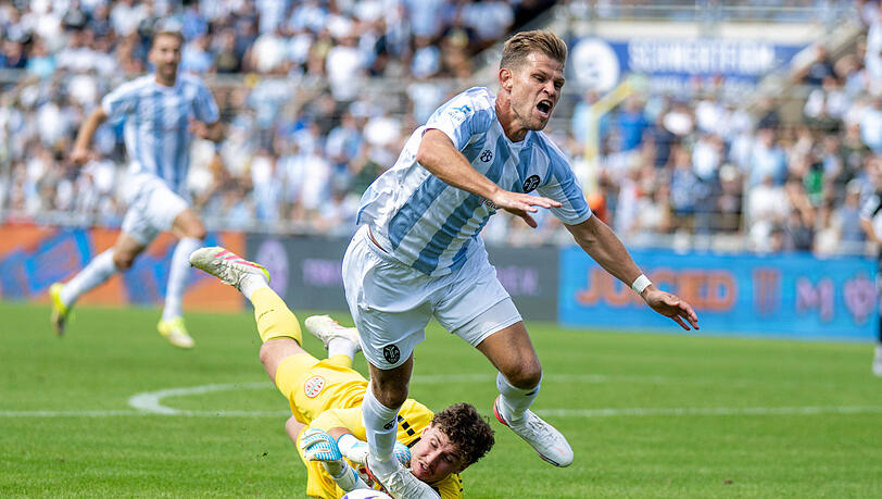 Holte den Strafsto&szlig; f&uuml;r den TSV 1860 heraus: Florian Niederlechner.