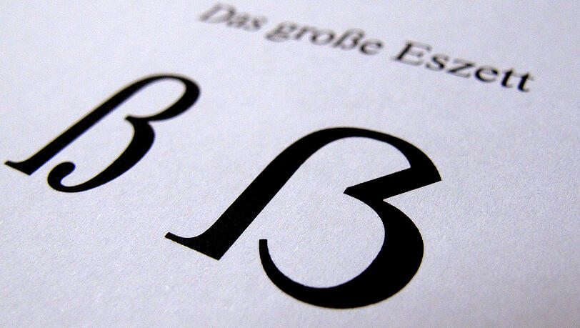 Das Eszett, das "scharfe S", gibt es jetzt auch offiziell als Großbuchstaben. Das Eszett, das "scharfe S", gibt es jetzt auch offiziell als Großbuchstaben.