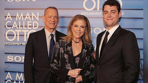 Tom Hanks und Rita Wilson zeigen sich bei der Vorstellung ihres neuen Films "Ein Mann namens Otto" in Begleitung ihres Sohns Truman.