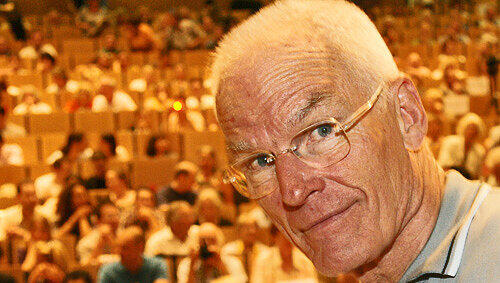 Lama Ole Nydahl im Audimax der TU. Lama Ole Nydahl im Audimax der TU.