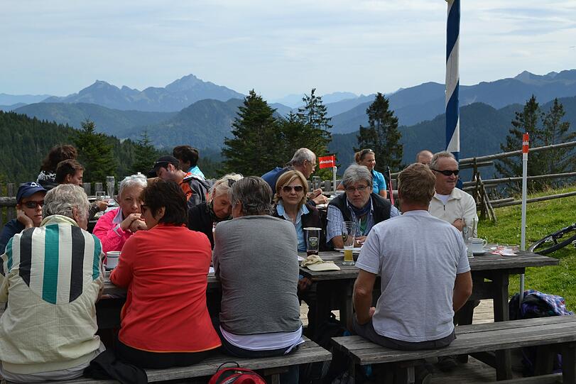 Die Leser freuten sich bei der zweiten AZ-Wanderung über das sonnige Wetter.