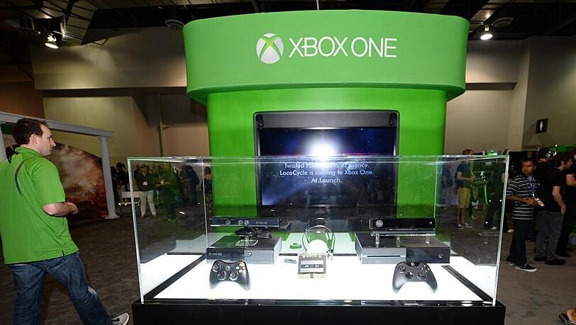 Bald wieder etwas zu präsentieren? Die Xbox One auf der GameStop in Las Vegas 2013 Bald wieder etwas zu präsentieren? Die Xbox One auf der GameStop in Las Vegas 2013