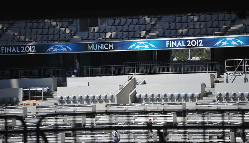 Neue Beleuchtung, neuer Name, und auch sonst ändert sich viel: Zum Champions-League-Finale bekommt die Allianz Arena ein neues Kleid. Wir haben uns schon vorab einmal umgesehen. Ein kleiner Bilder-Rundgang