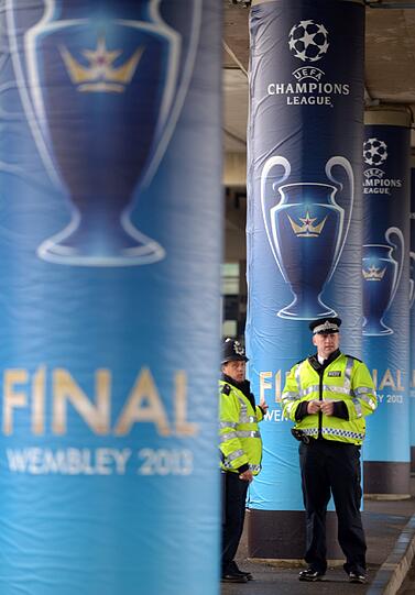 Warten auf den neuen "Klassiker". Bayern gegen Dortmund. Ein Spiel das ganz London elektrisiert. Die Bilder vor dem großen Finale.