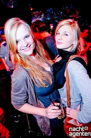 Im 8 below ging es heiß zur Sache. "Wir sehen Farben presents - Weiß". Mehr Bilder unter: www.nachtagenten.de