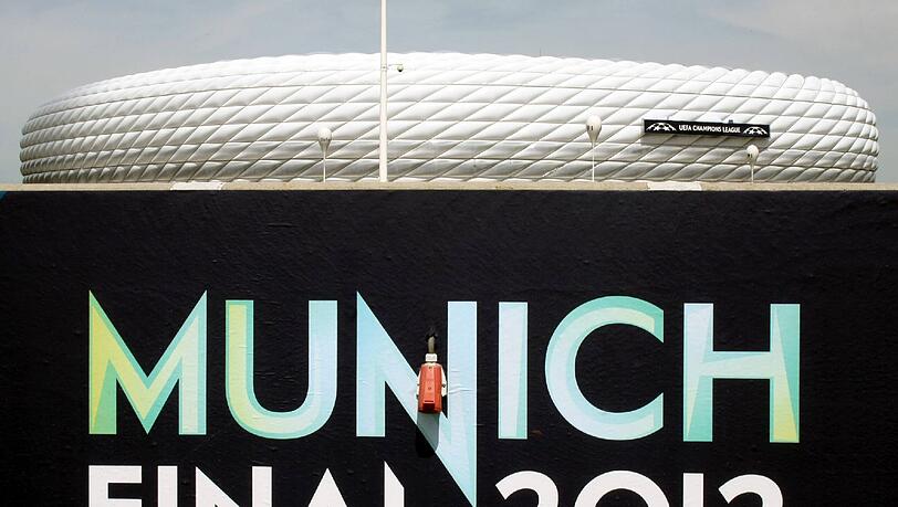 Vorsicht vor Ticketfälschern und gefälschten Fünfzig-Euro-Scheinen, warnt die Münchner Polizei kurz vor dem Finale. (Symbolbild) Vorsicht vor Ticketfälschern und gefälschten Fünfzig-Euro-Scheinen, warnt die Münchner Polizei kurz vor dem Finale. (Symbolbild)