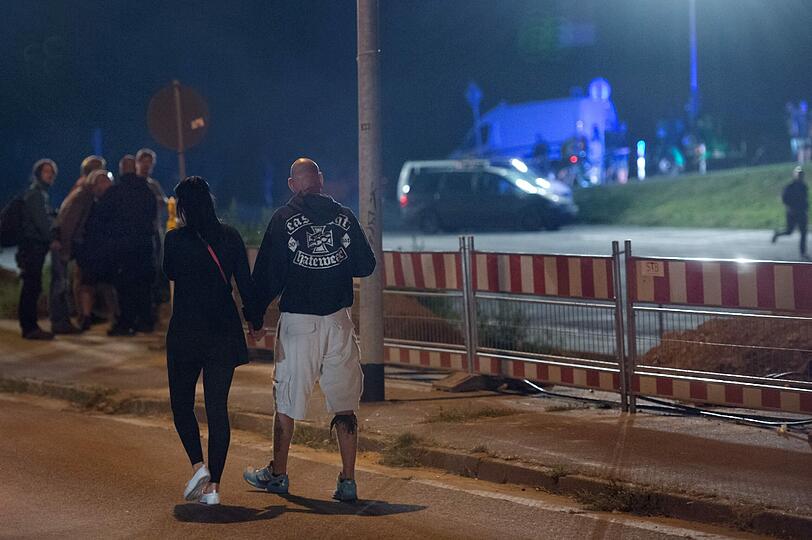 Wieder rechte Krawalle im sächsischen heidenau. Die Bilder von Samstagnacht.
