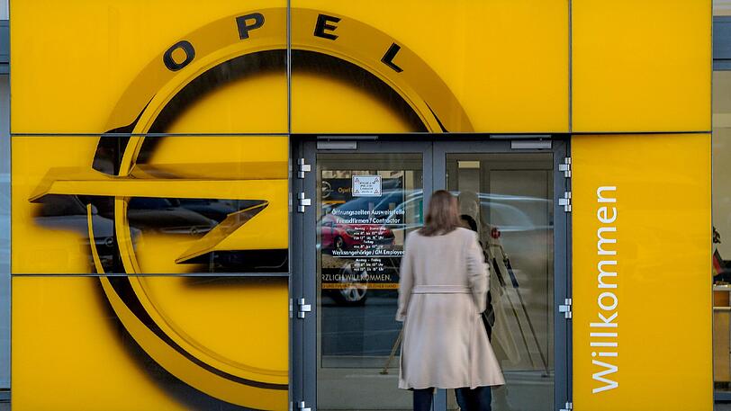 Opel hat rund 38 200 Mitarbeiter in Europa, davon mehr als die Hälfte in Deutschland.