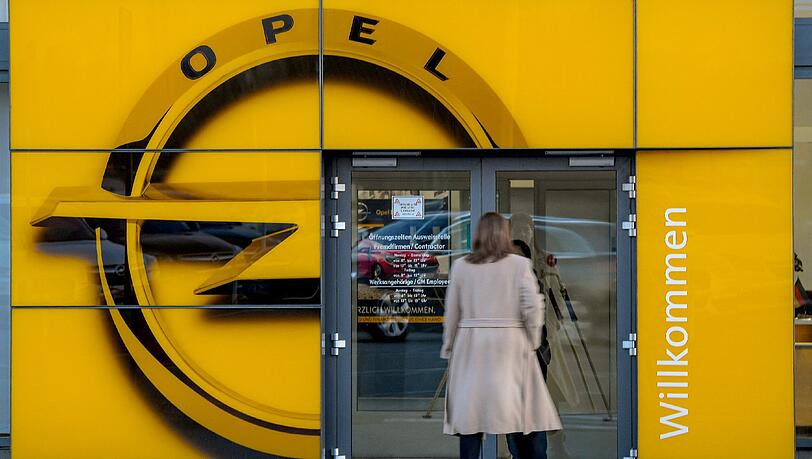 Opel hat rund 38 200 Mitarbeiter in Europa, davon mehr als die Hälfte in Deutschland. Opel hat rund 38 200 Mitarbeiter in Europa, davon mehr als die Hälfte in Deutschland.