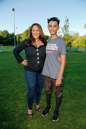 Allegra Curtis und Sohn Raphael