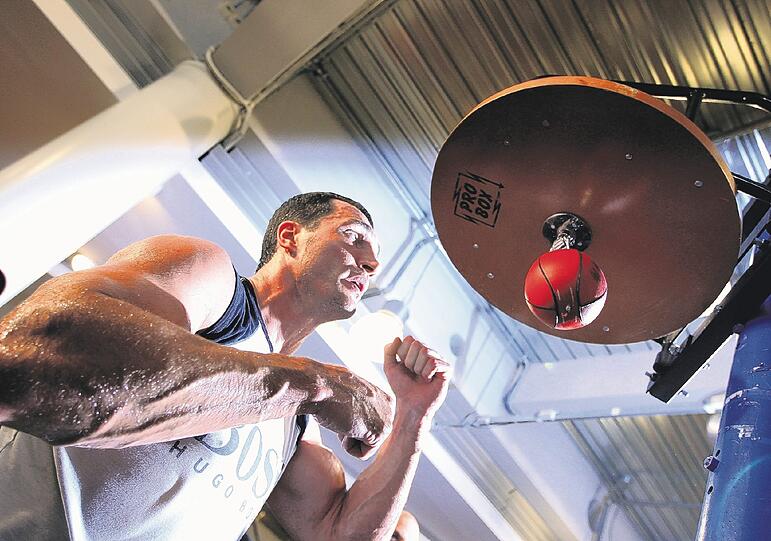 "Er kann härter schlagen als Lewis": Coach Emanuel Steward über Wladimir Klitschko.