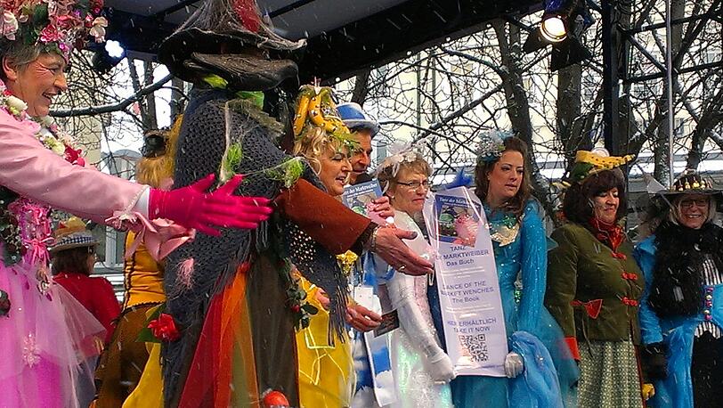 Tanz der Marktweiber am Viktualiemarkt: Bilder vom Faschingsdienstag.