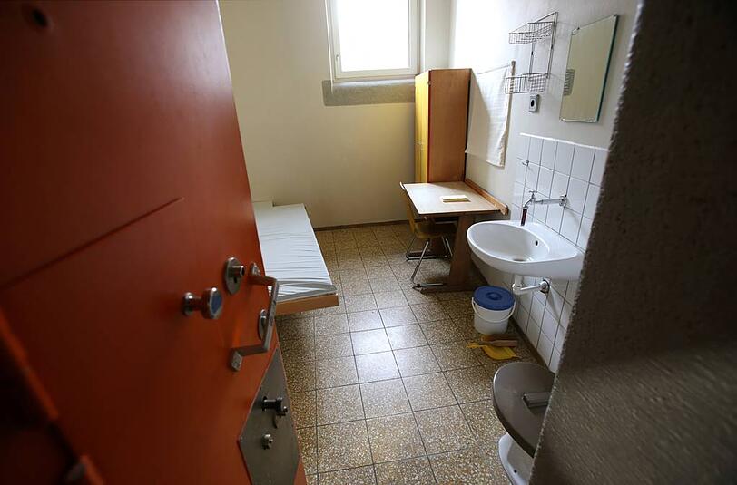 In solch einer Einzelzelle der JVA Landsberg sitzt der verurteilte Doppelmörder.