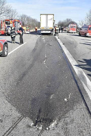 Die Bilder vom Lkw-Unfall auf der A99.