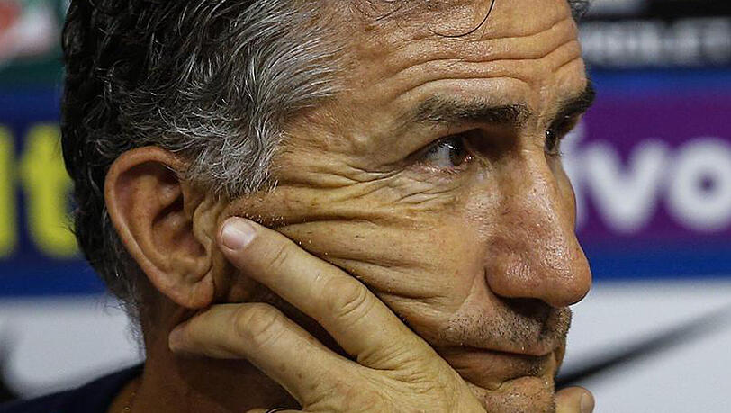 Edgardo Bauza wurde als argentinischer Nationaltrainer freigestellt. Edgardo Bauza wurde als argentinischer Nationaltrainer freigestellt.