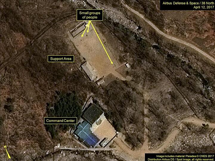 Das von "Airbus Defense & Space" und der Internetseite "38 North" am 12.04.2017 veröffentlichte Satellitenfoto zeigt das Atomwaffen-Testgelände in Punggye-ri im gebirgigen Nordosten von Nordkorea.