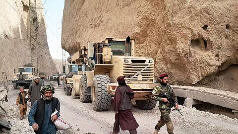 Die Aufr&auml;umarbeiten lauf auf Hochtouren.
