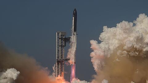 Die Entwicklung der gro&szlig;en Rakete Starship verschlingt Milliarden, soll das Gesch&auml;ft von SpaceX aber stark voranbringen. (Archivbild)