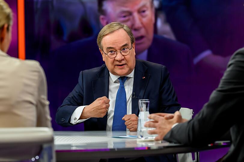 "Wenn sie den Rest der Welt aufteilen, wäre es schlecht. Aber egal, ob wir es gut oder schlecht finden, sie werden es ohnehin machen", sagte CDU-Außenpolitiker Armin Laschet mit Blick auf den möglichen Dreier-Gipfel von Trump, Putin und Xi. "Wenn sie den Rest der Welt aufteilen, wäre es schlecht. Aber egal, ob wir es gut oder schlecht finden, sie werden es ohnehin machen", sagte CDU-Außenpolitiker Armin Laschet mit Blick auf den möglichen Dreier-Gipfel von Trump, Putin und Xi.