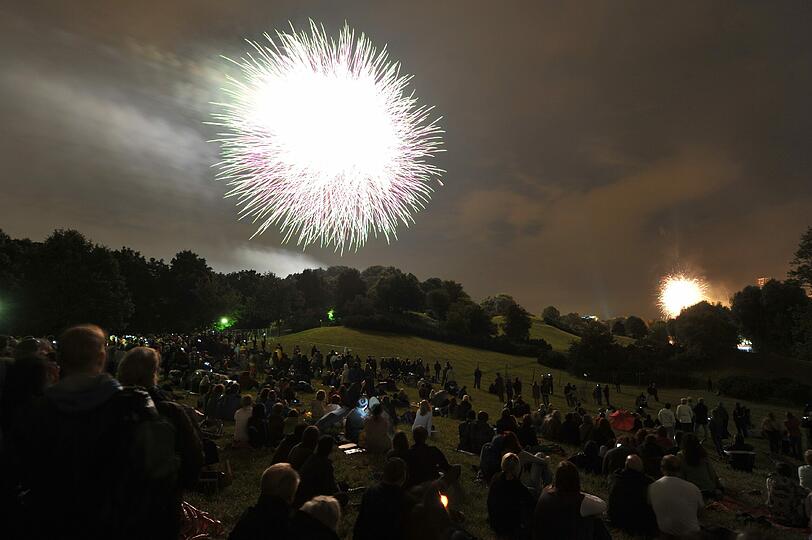 Der Abschluss des Samstags: das Sommernachtstraum-Feuerwerk im Olympiapark.