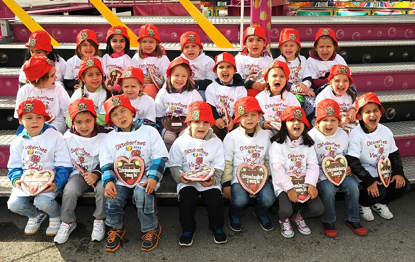 Über 1000 Kinder aus hatten die Wirte und Schausteller am Montag auf die Wiesn eingeladen. Für die Kleinen gab's viel zu sehen und ausprobieren. Die AZ hat die Zwergerl bei ihrem Ausflug begleitet.