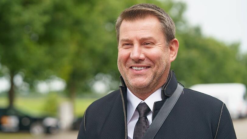 "Tagesschau"-Sprecher Jens Riewa zeigt sich lieber mit Kontaktlinsen in der &Ouml;ffentlichkeit.