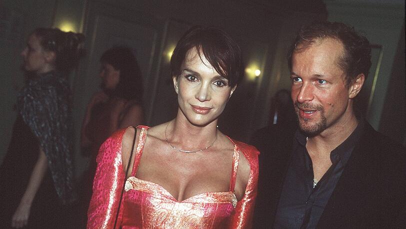 Anouschka Renzi und Jochen Horst waren bis 2000 verheiratet. Der Schauspieler nahm 2025 am "Sommerhaus der Stars" teil. Anouschka Renzi und Jochen Horst waren bis 2000 verheiratet. Der Schauspieler nahm 2025 am "Sommerhaus der Stars" teil.