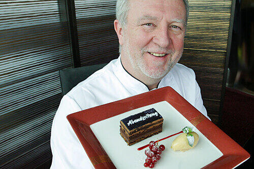Otto Koch mit AZ-Dessert