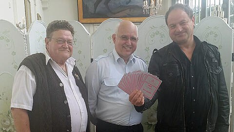 V. links: Wiesn-Mesner Peter Blachutzik, Pfarrer Michael Holzner, Pfarrer Rainer Maria Schießler.