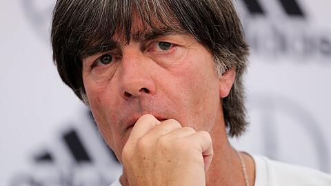 Joachim Löw gibt sich trotz der Pfiffe gegen Özil und Gündogan entspannt.